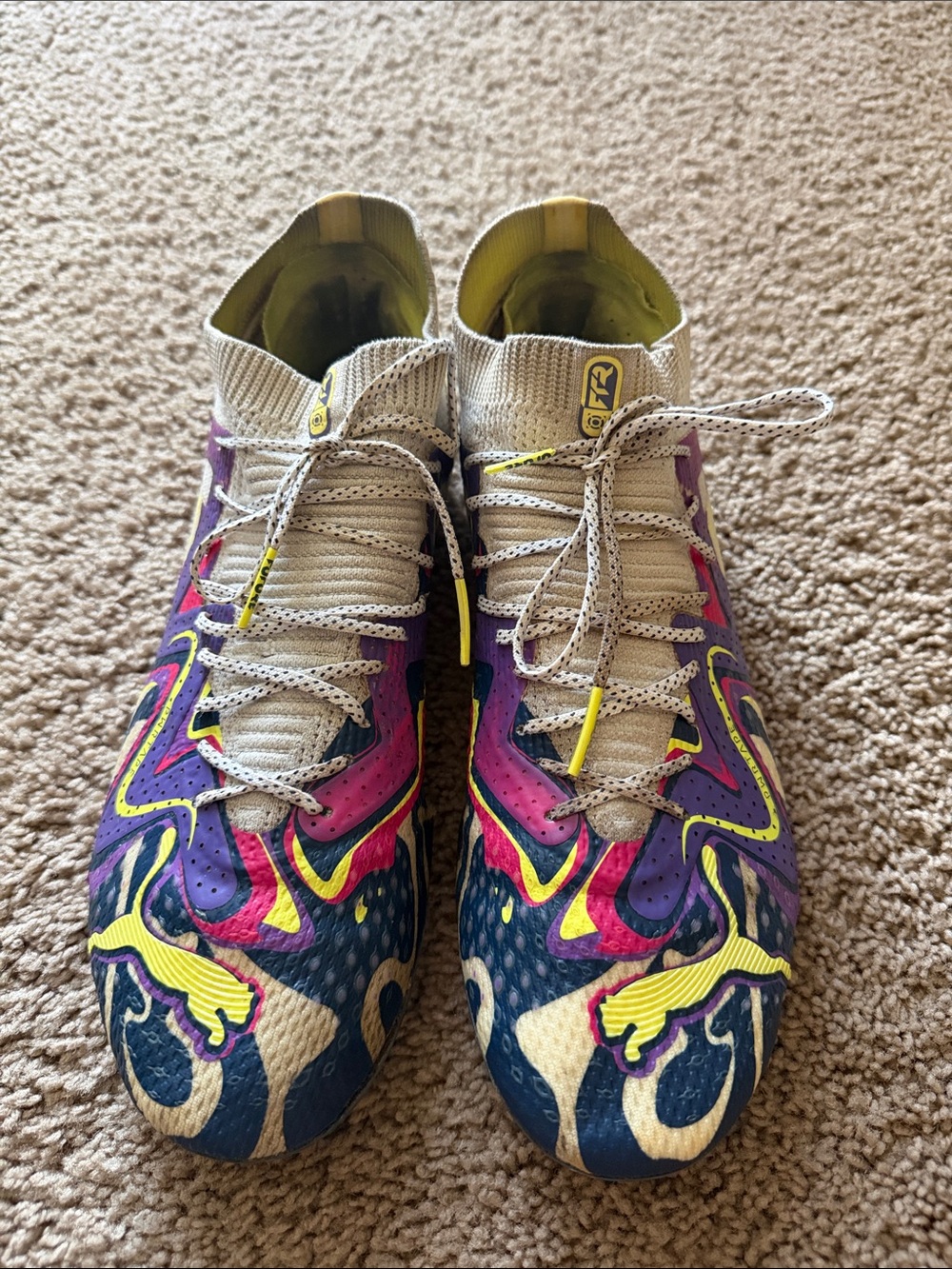 PUMA FUTURE ULTIMATE MG CREATIVITY - PUMA WHITE/TEAM VIOLET/FLURO YELLOW